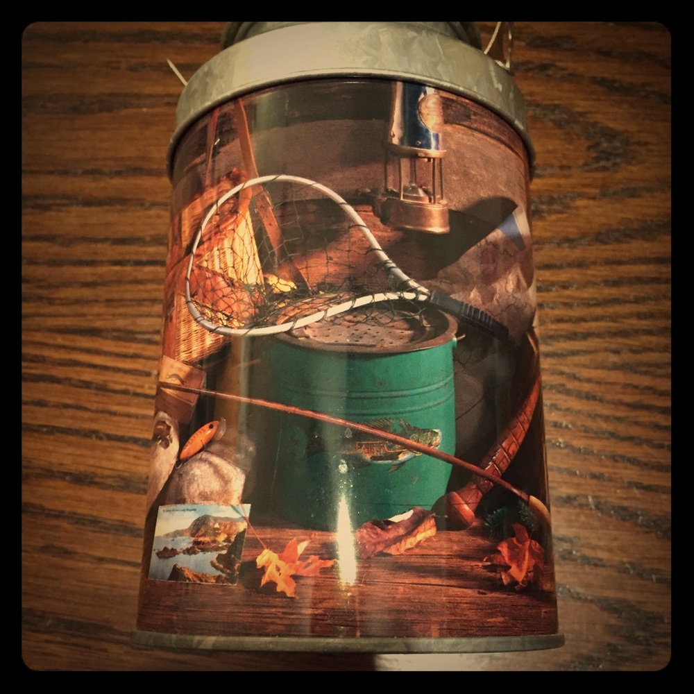 Small milk can. Must be bundled with another item.